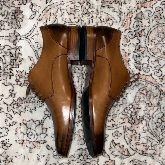 Classic Brown Leather Men's Oxfords - Picture 2 of 11